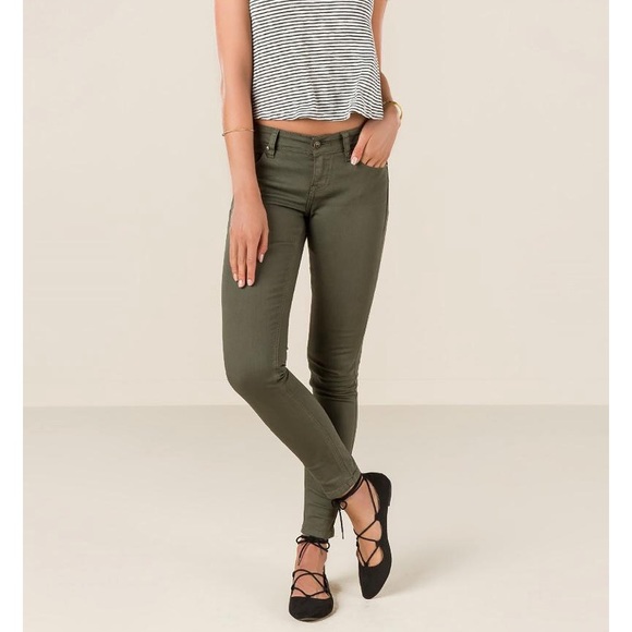 Francesca's Collections Denim - Francesca’s •Olive Skinny Jeans